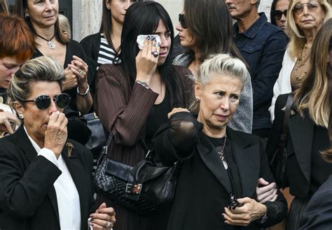 figlia di fendi|È morta Franca Fendi, la terza delle cinque sorella Fendi.